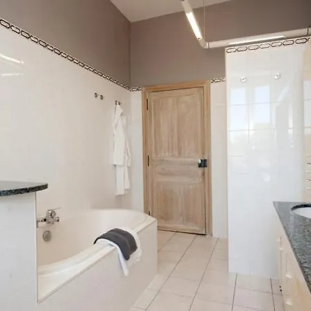 Butterworth Manoir فندق مبيت وإفطار